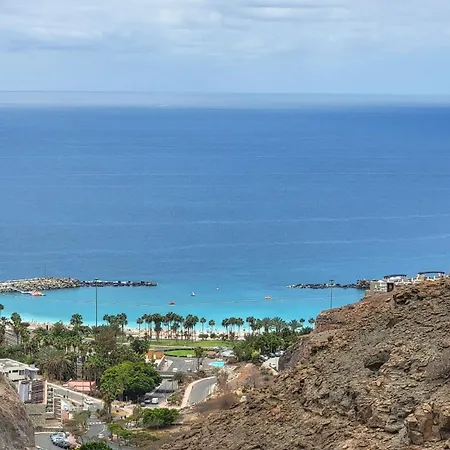 Ferienhaus Beyond Amadores 12 *