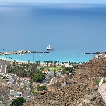 Ferienhaus Beyond Amadores 12 *