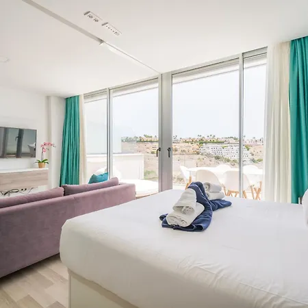 Ferienhaus Beyond Amadores 12 *