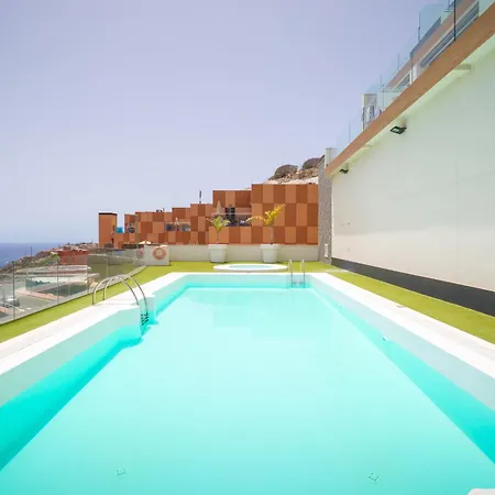 Beyond Amadores 12 *