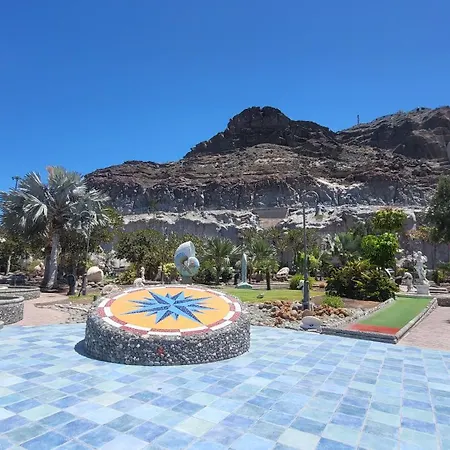 Beyond Amadores 12 *